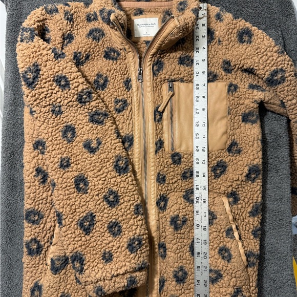 Abercrombie & Fitch Brown and Black Patterned Sherpa Jacket - Picture 4 of 4